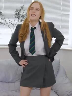 脱掉制服双手挡不住