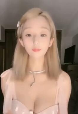 金发颜值女神外表甜美2