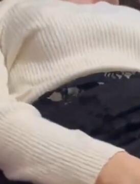 漂亮美女 皮肤白皙小脸绯红