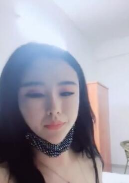 第一女探花约两位粉丝大哥,满足他们的要求