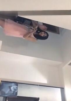 太子约会粉色裙子极品身材披肩女神