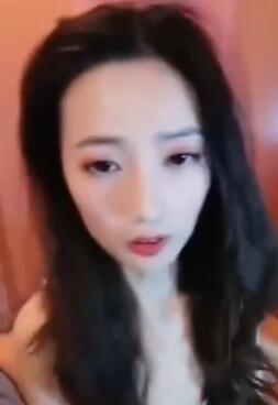 连体白丝美少妇玩的不亦乐乎