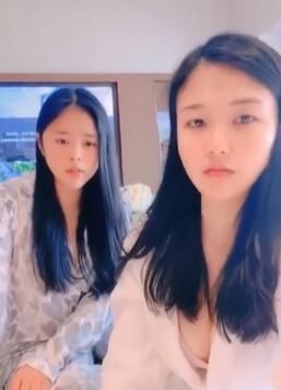 两位高颜值小姐姐下海玩直播大秀