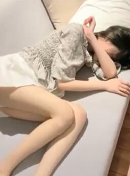 蕾丝少女姐妹花酒醒后开始大秀