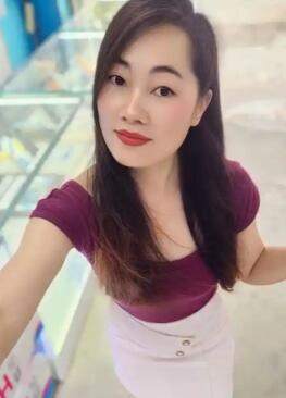 黑丝露脸极品小媳妇在出租房和老公大秀