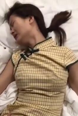真实露脸温柔知性小姐姐很反差