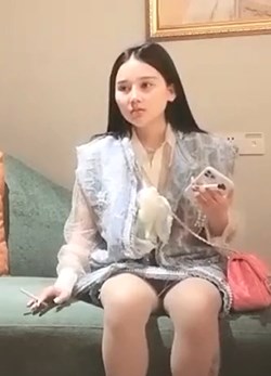 91沈先生约长发美腿清纯小姐姐