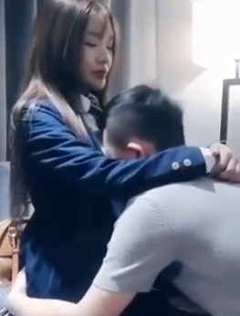 七天以前出过场的网红脸性感御姐学生制服萝莉2
