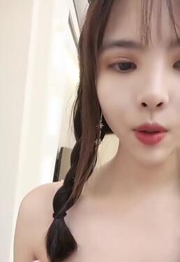 女闺蜜全程露脸跟狼友互动大秀