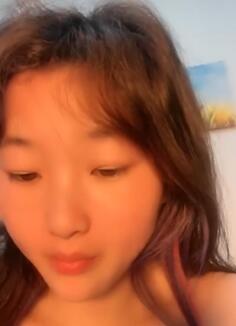 儒雅素颜妹子露脸与男友大秀享受其中