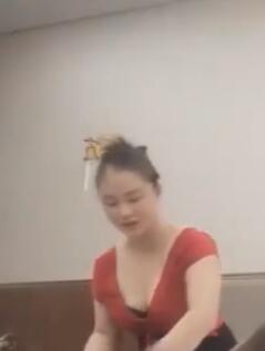 黑人约妹12-4少妇看到黑人好喜欢