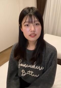 FC2PPV-4659571 晚上大街上遇到22岁女孩