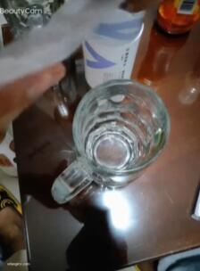 真实附生活照,00后小女孩性感红色丁字裤遭三人玩弄