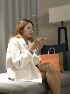 高颜值黄发嫩妹超正点身材高挑苗条